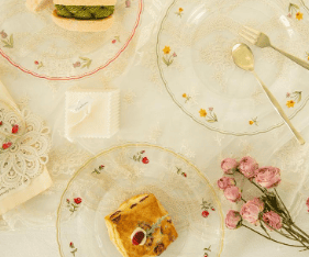 Piring Kaca Cantik untuk Sajian Makanan Berbuka Puasa